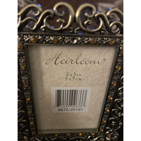 HEIRLOOM Gold-tone 4X5" Scroll Design with jewels - Holds 2x3" photo - Picture 4 of 4
